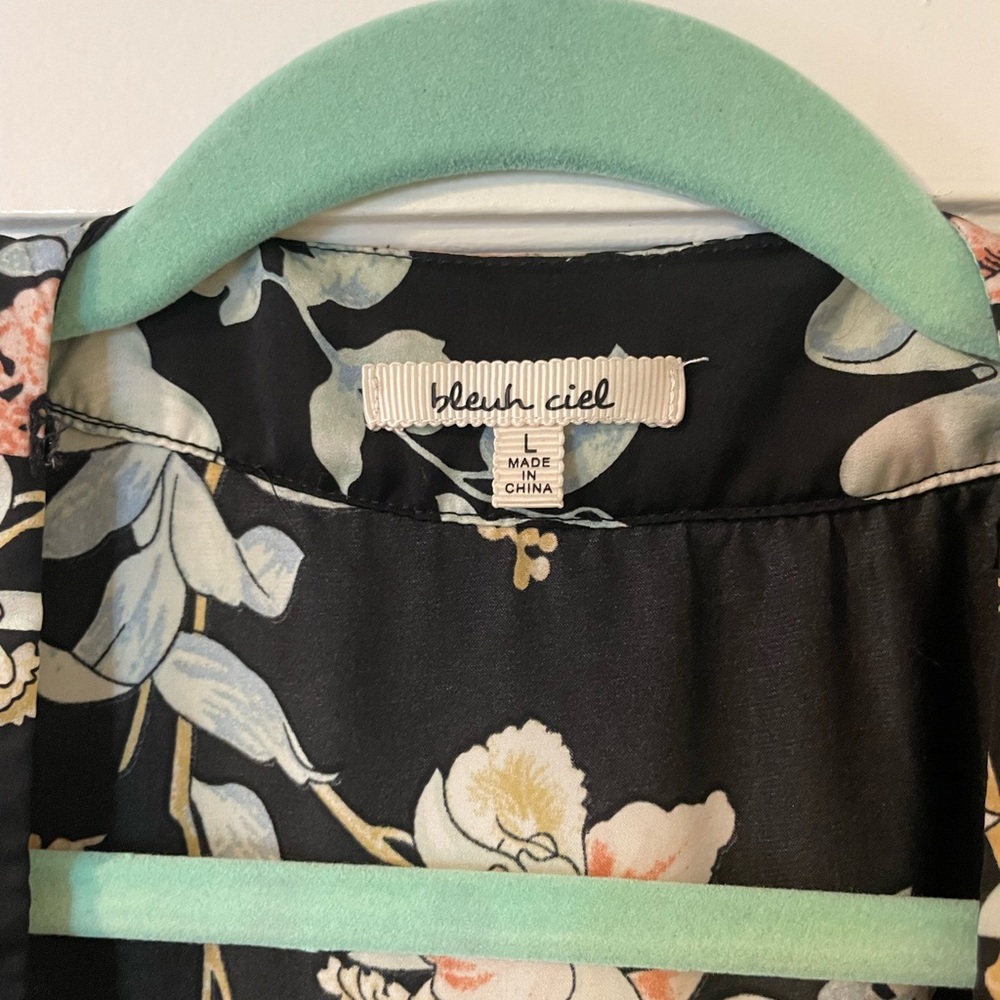 Bleuh Ciel Black Floral Kimono - Picture 2 of 3
